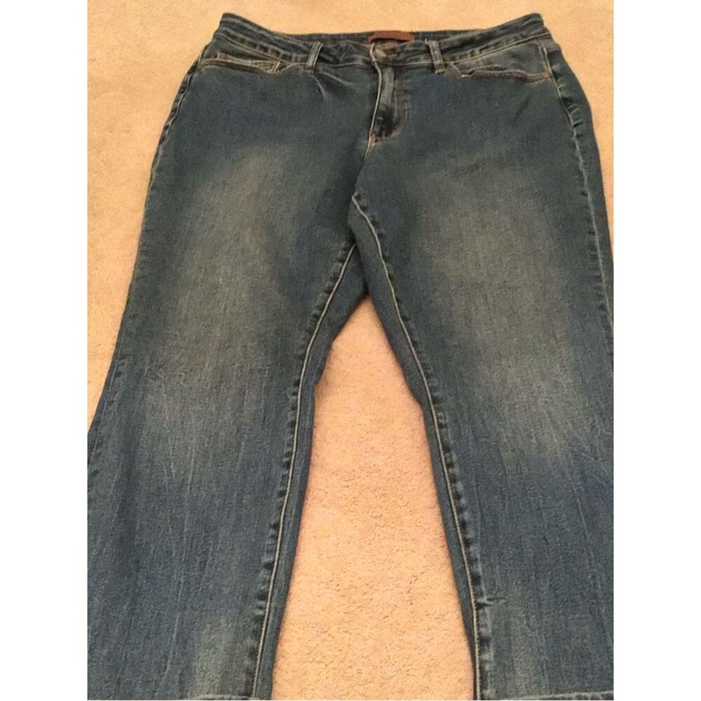 Judy Blue Medium Blue Straight-Leg Jeans with Buffalo Plaid Cuff - Picture 4 of 6
